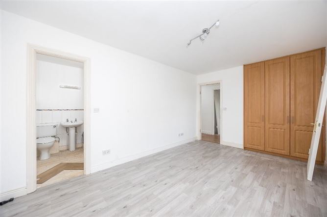 https://photos-a.propertyimages.ie/media/8/8/3/4914388/f3a3c97c-f29e-40d5-b872-75f1debb9009_l.jpg