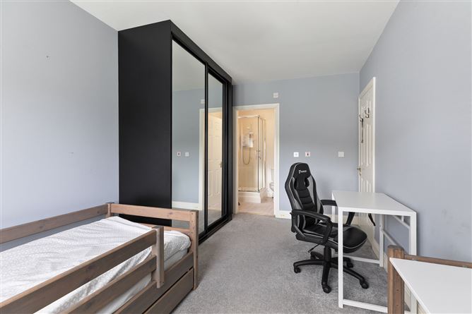 16 Brownsbarn Court, Kingswood Cross, Naas Road, Dublin 22