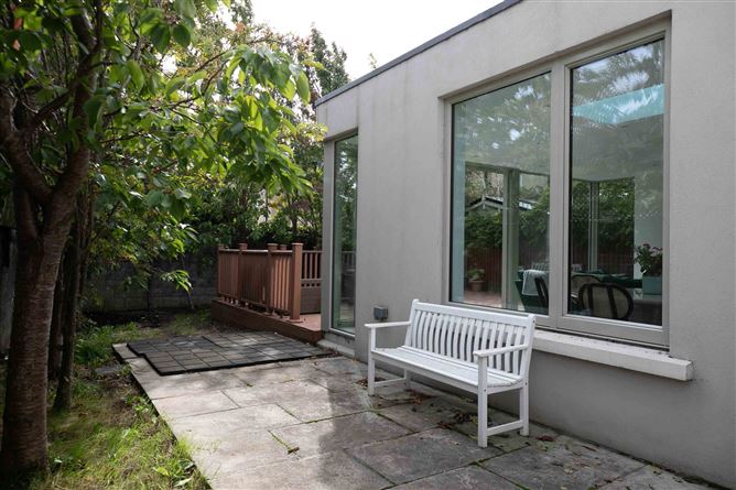 16 Brownsbarn Court, Kingswood Cross, Naas Road, Dublin 22