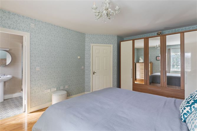 16 Brownsbarn Court, Kingswood Cross, Naas Road, Dublin 22