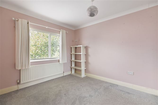 16 Brownsbarn Court, Kingswood Cross, Naas Road, Dublin 22