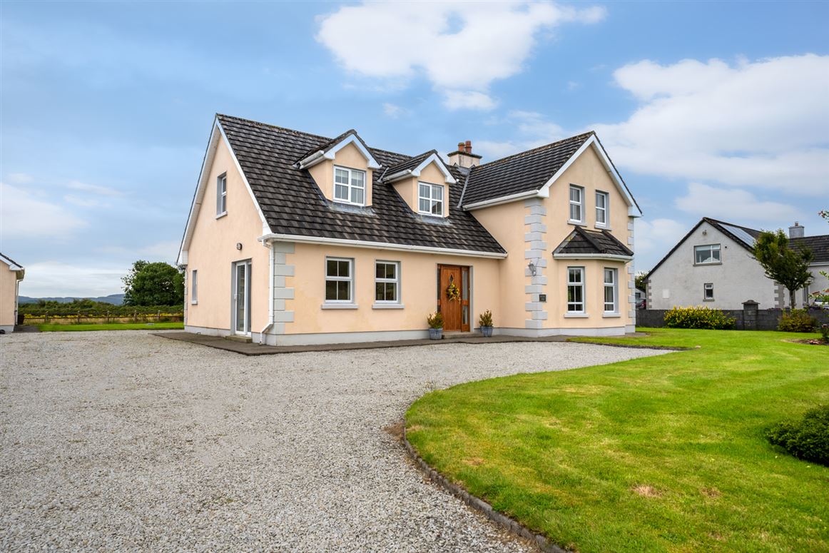 Falcon Rise, Lisduvogue, Knockmore, Ballina, Co. Mayo