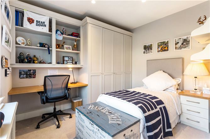 2 Kelston Park, Foxrock, Dublin 18
