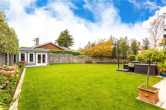 2 Kelston Park, Foxrock, Dublin 18