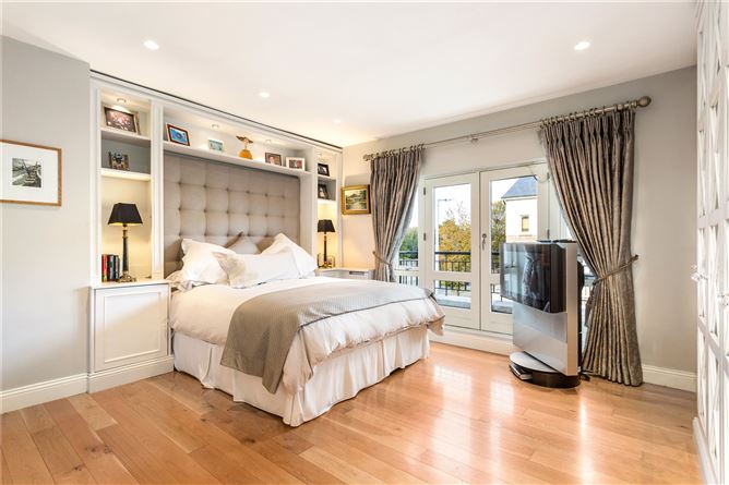 2 Kelston Park, Foxrock, Dublin 18