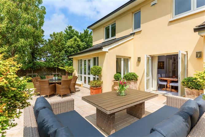2 Kelston Park, Foxrock, Dublin 18