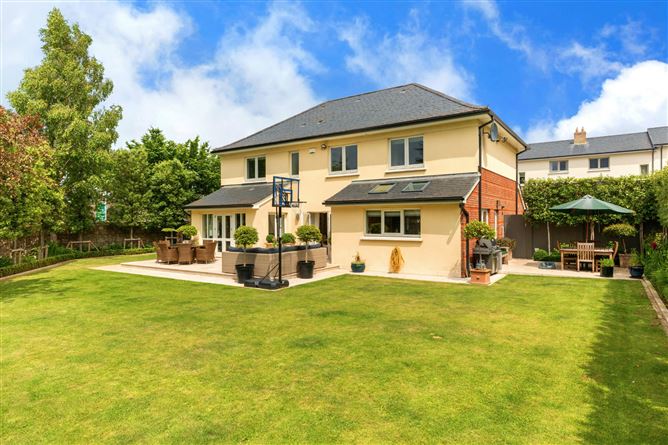 2 Kelston Park, Foxrock, Dublin 18