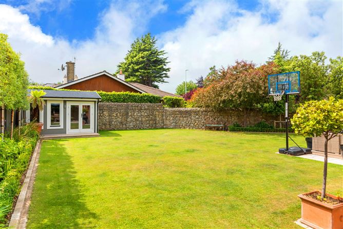 2 Kelston Park, Foxrock, Dublin 18
