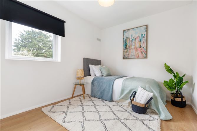 22 Glenalua Terrace, Killiney, Co. Dublin
