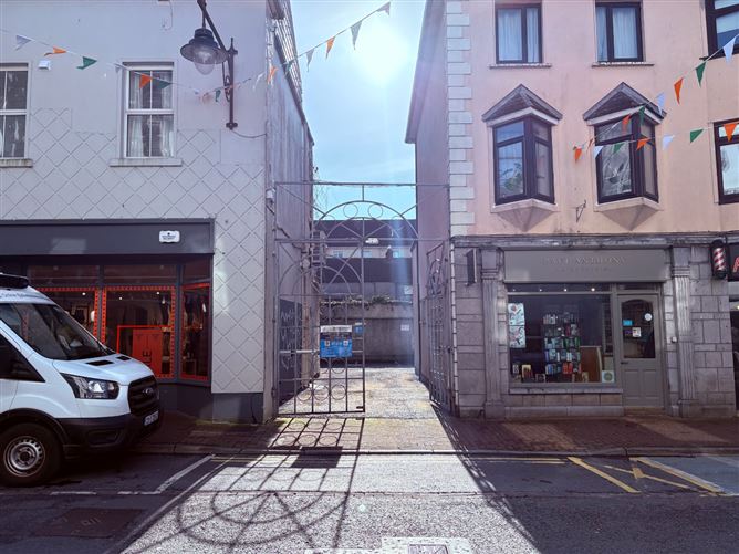 3 Middle Street Court, Middle Street, Galway City