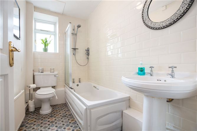 First Floor Apartment, 1 Eaton Square, Monkstown, Co. Dublin