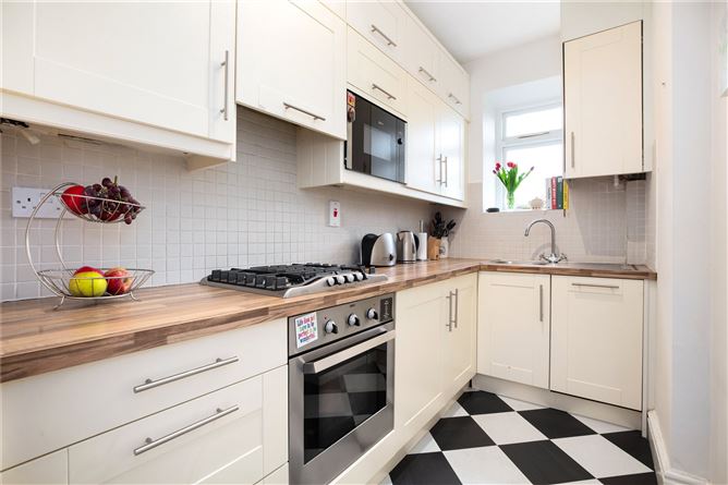 First Floor Apartment, 1 Eaton Square, Monkstown, Co. Dublin