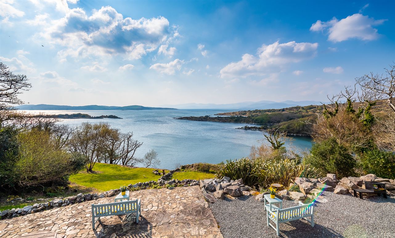Cove Lodge, Coolownig, Lauragh, Kenmare, Co. Kerry Cove Lodge, Coolownig, Lauragh, Kenmare, Co. Kerry