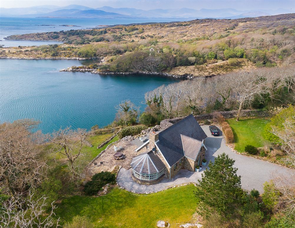 Cove Lodge, Coolownig, Lauragh, Kenmare, Co. Kerry Cove Lodge, Coolownig, Lauragh, Kenmare, Co. Kerry