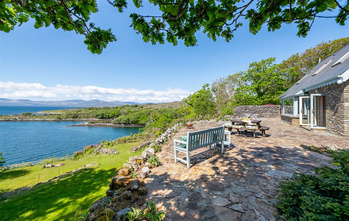 Cove Lodge, Coolownig, Lauragh, Kenmare, Co. Kerry Cove Lodge, Coolownig, Lauragh, Kenmare, Co. Kerry