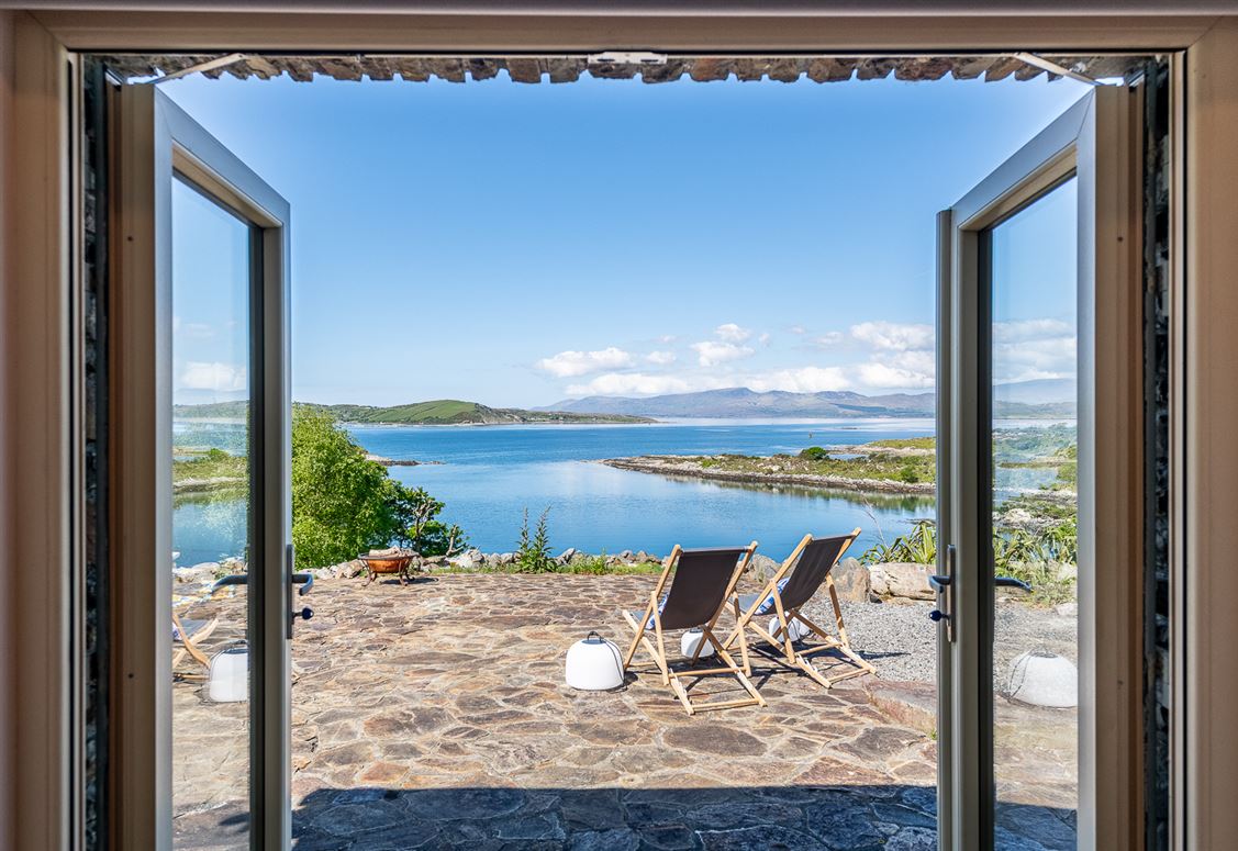 Cove Lodge, Coolownig, Lauragh, Kenmare, Co. Kerry Cove Lodge, Coolownig, Lauragh, Kenmare, Co. Kerry