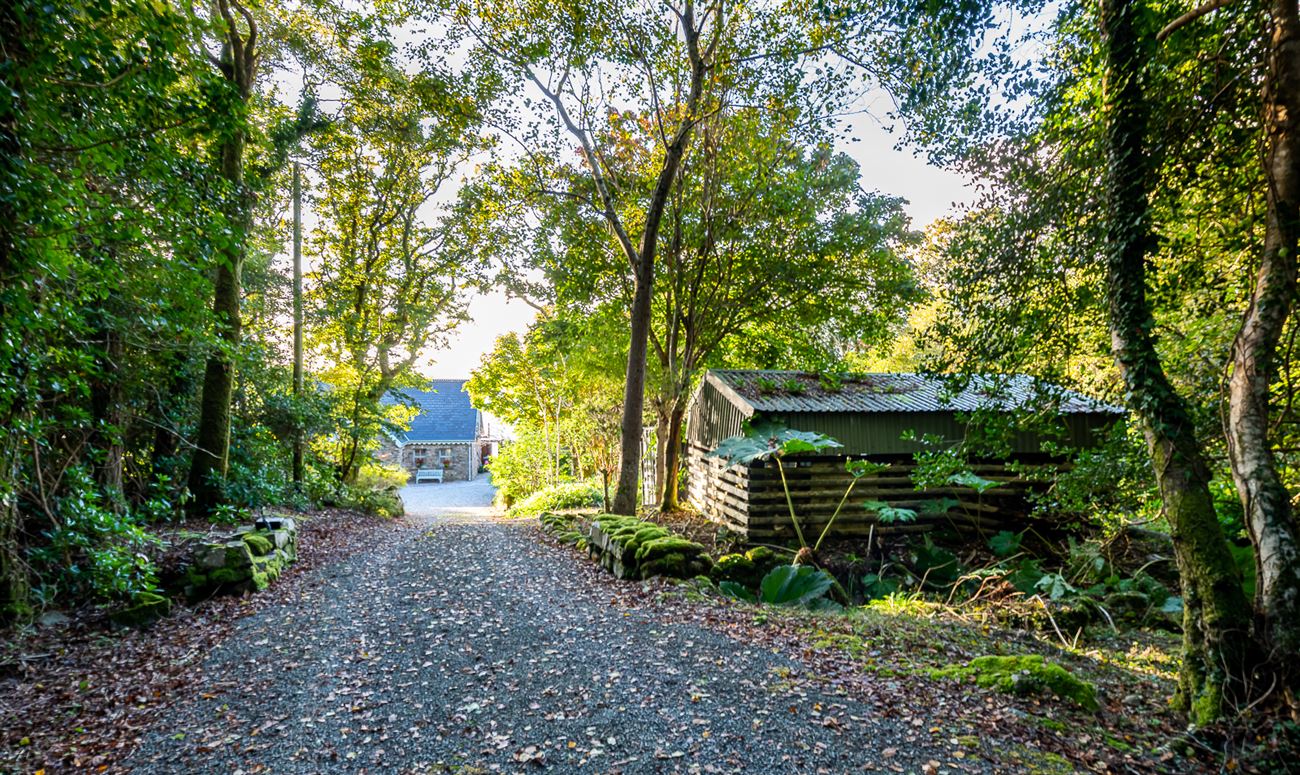 Cove Lodge, Coolownig, Lauragh, Kenmare, Co. Kerry Cove Lodge, Coolownig, Lauragh, Kenmare, Co. Kerry