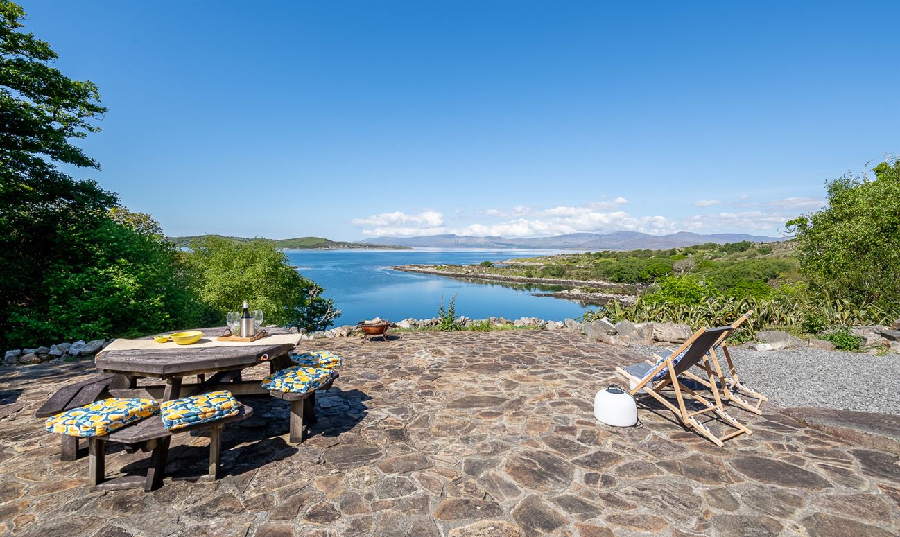 Cove Lodge, Coolownig, Lauragh, Kenmare, Co. Kerry Cove Lodge, Coolownig, Lauragh, Kenmare, Co. Kerry