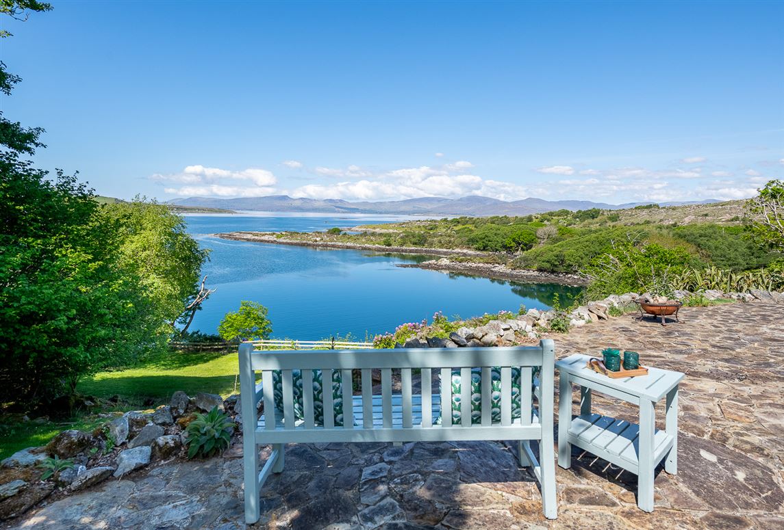 Cove Lodge, Coolownig, Lauragh, Kenmare, Co. Kerry Cove Lodge, Coolownig, Lauragh, Kenmare, Co. Kerry
