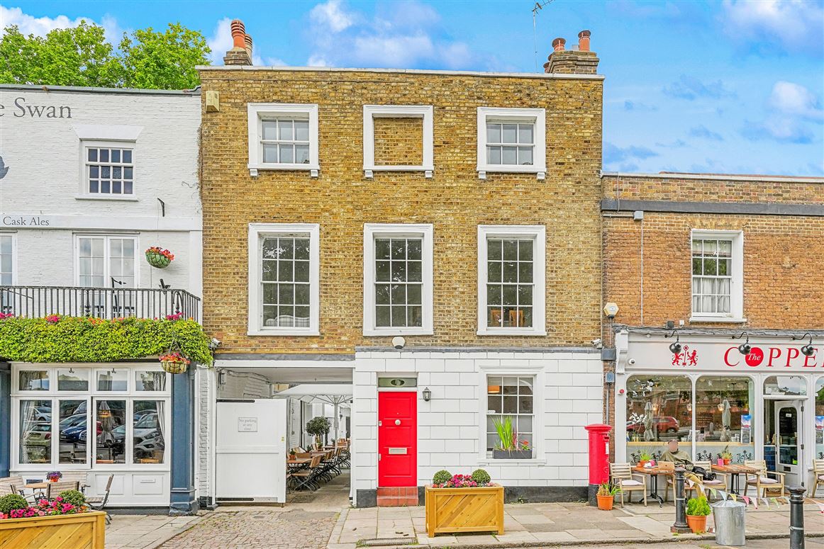 The Hampton View,Molesey,Greater London,United Kingdom