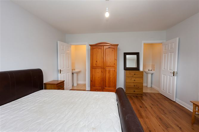 Photo 9 of 12 — 7 Water Street, Castlepollard, Co. Westmeath, Mullingar