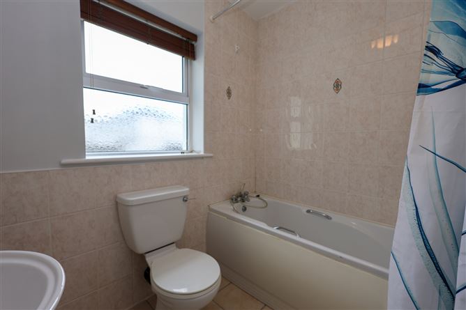 Photo 10 of 12 — 7 Water Street, Castlepollard, Co. Westmeath, Mullingar