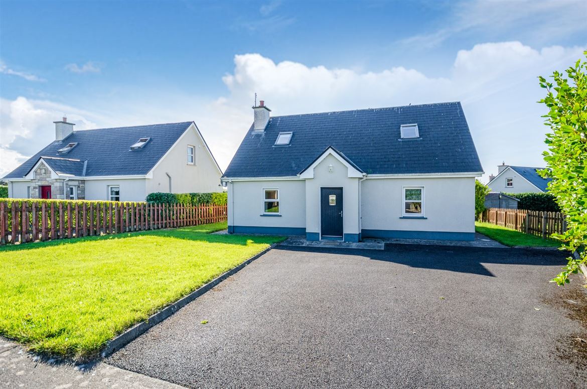 16 Cluainin Na Mbo, Enniscrone, Co. Sligo DNG Michael Boland