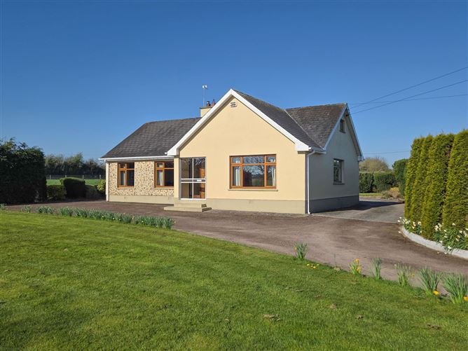 https://photos-a.propertyimages.ie/media/8/8/6/4919688/e81fa4c8-58d8-4028-8c07-b9eba944206e_l.jpg