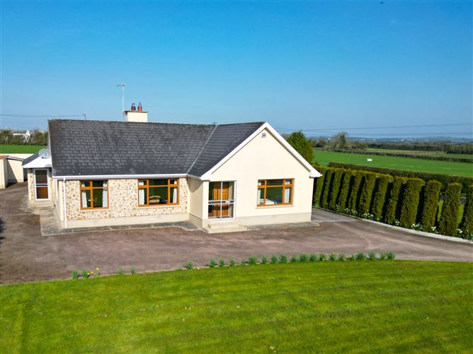 https://photos-a.propertyimages.ie/media/8/8/6/4919688/e81fa4c8-58d8-4028-8c07-b9eba944206e_l.jpg