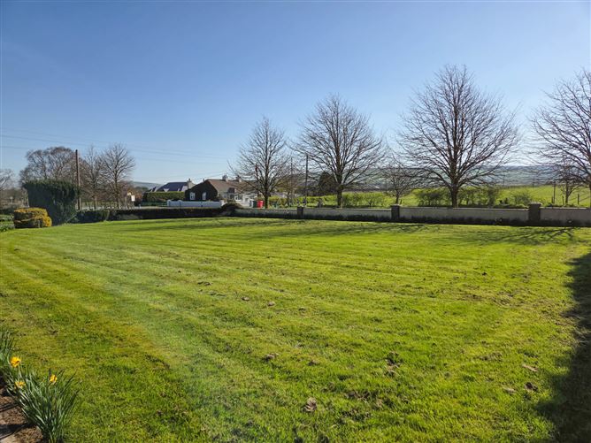 https://photos-a.propertyimages.ie/media/8/8/6/4919688/e81fa4c8-58d8-4028-8c07-b9eba944206e_l.jpg