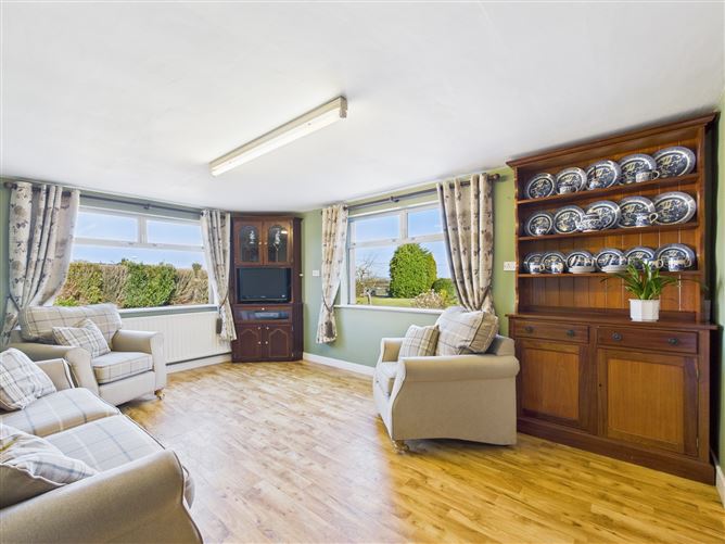 https://photos-a.propertyimages.ie/media/8/8/6/4919688/e81fa4c8-58d8-4028-8c07-b9eba944206e_l.jpg