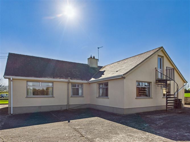 https://photos-a.propertyimages.ie/media/8/8/6/4919688/e81fa4c8-58d8-4028-8c07-b9eba944206e_l.jpg