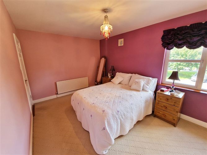80 Sycamore Close, Sixmilebridge, Co. Clare