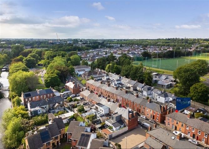 https://photos-a.propertyimages.ie/media/8/8/6/4956688/529b4615-40e1-4143-a826-40c53ff59a99_l.jpg