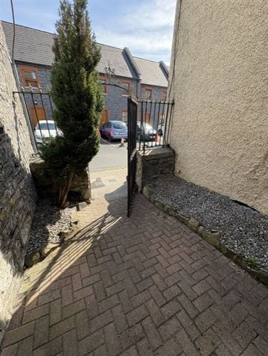 Photo 14 of 15 — 4 The Square, Lucan, Dublin