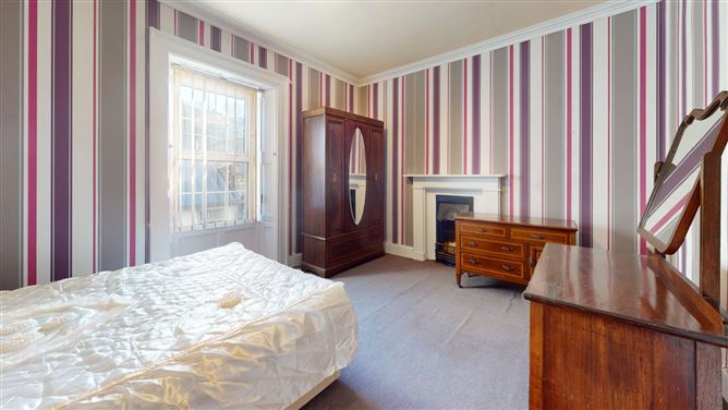 8 Priory Street, New Ross, Co. Wexford