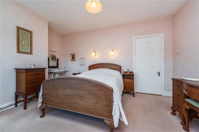 18 Moore Park, Newbridge, Co. Kildare