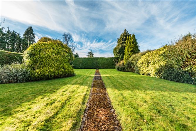 18 Moore Park, Newbridge, Co. Kildare