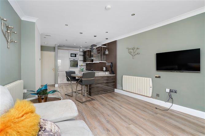 La Rochelle, Christchurch, Dublin 8