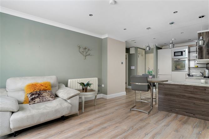 La Rochelle, Christchurch, Dublin 8