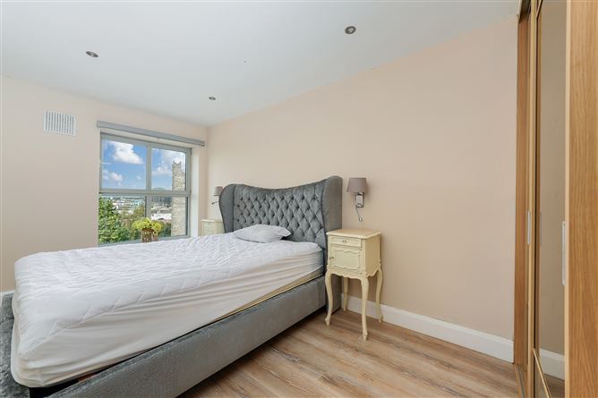 La Rochelle, Christchurch, Dublin 8