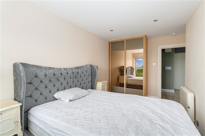 La Rochelle, Christchurch, Dublin 8