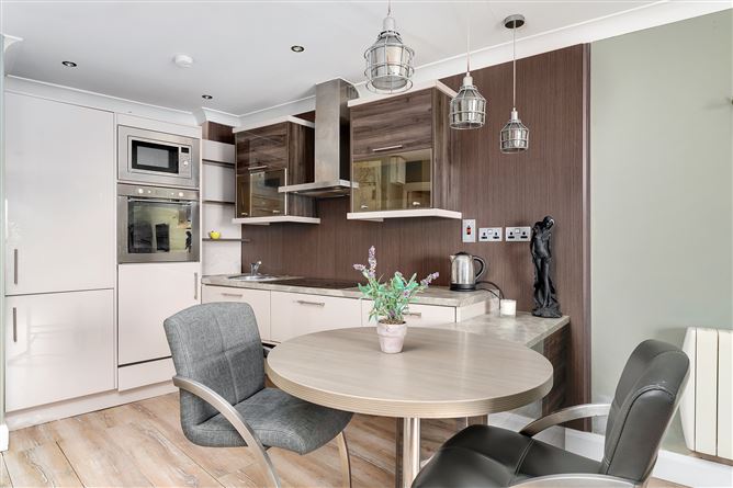 La Rochelle, Christchurch, Dublin 8