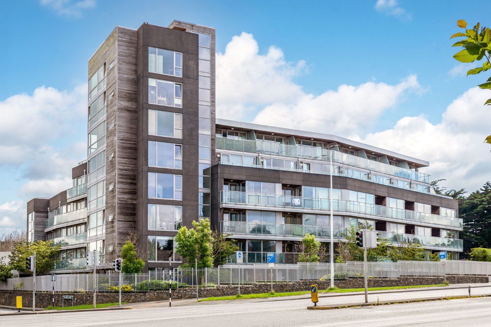 Photo 1 of 18 — 44 Booterstown Wood, Booterstown Avenue, Booterstown, Co. Dublin