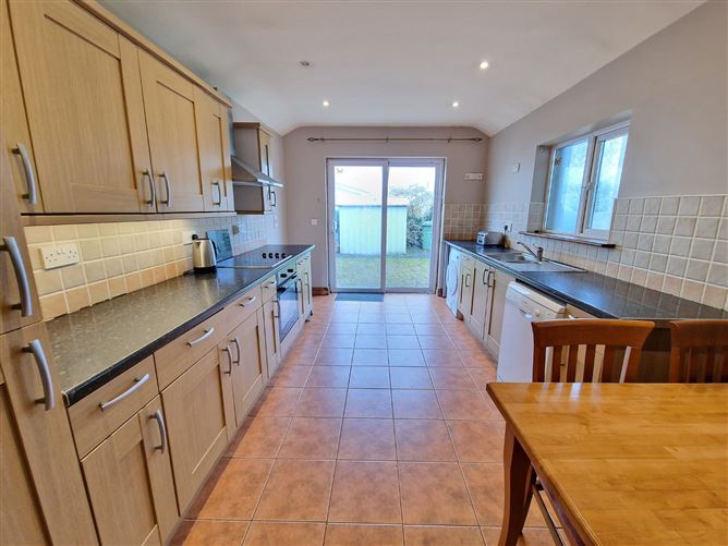 5 The Crescent, Ennis, Co. Clare
