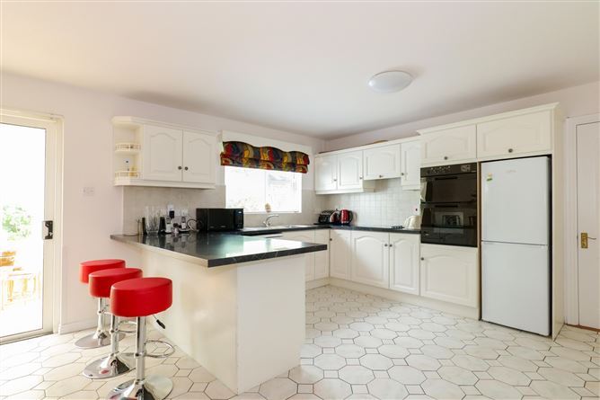 40 Tudor Vale, Oranmore, Co. Galway