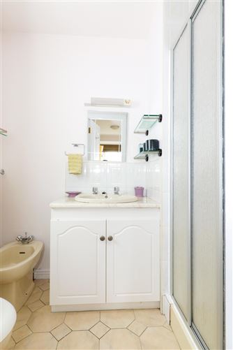 40 Tudor Vale, Oranmore, Co. Galway