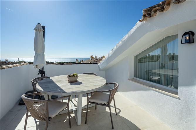 Spain, Marbella, Marbella Golden Mile - COSTA-00886P