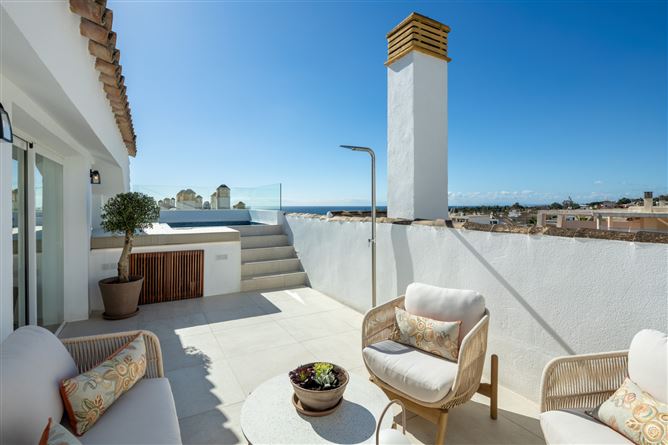 Spain, Marbella, Marbella Golden Mile - COSTA-00886P