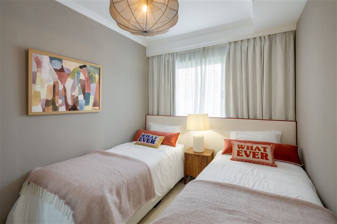 Spain, Marbella, Marbella Golden Mile - COSTA-00886P